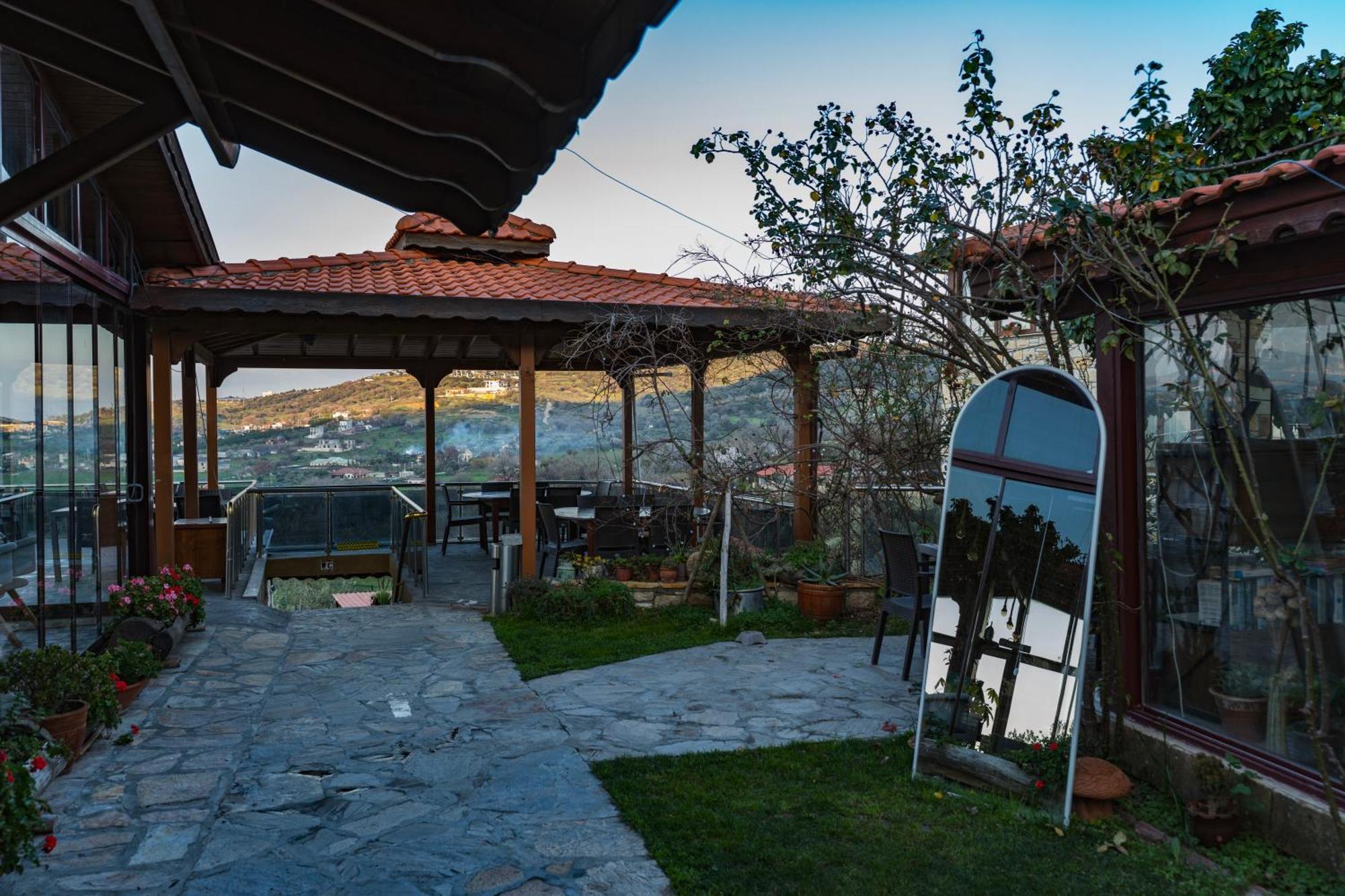 Kozbeyli Konagi Hotel Yenifoca Екстериор снимка