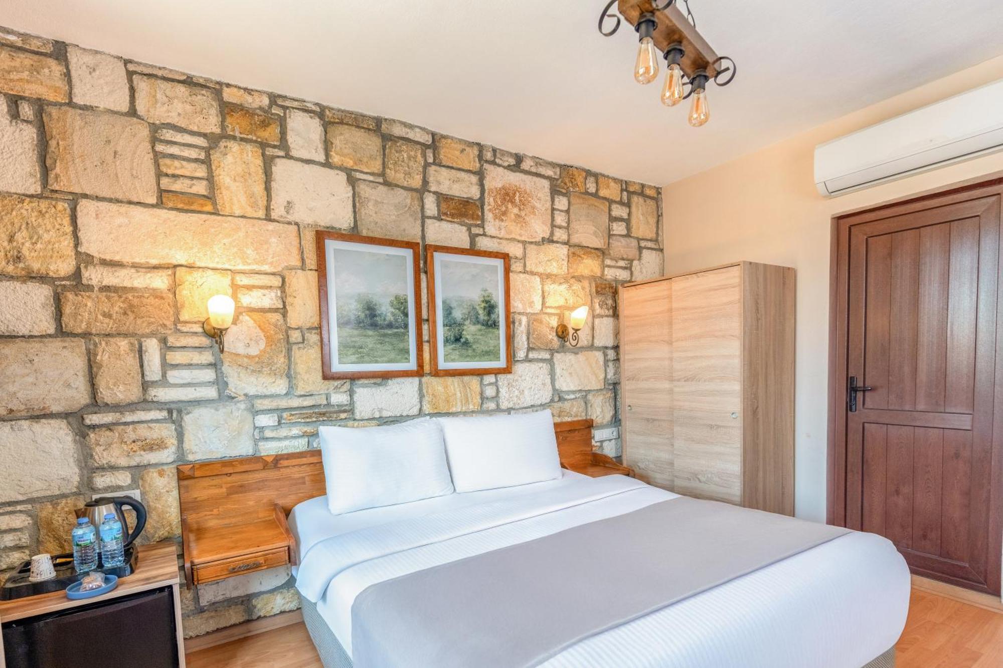 Kozbeyli Konagi Hotel Yenifoca Екстериор снимка
