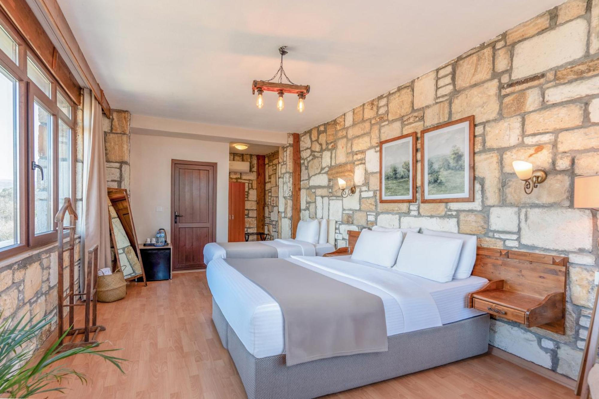 Kozbeyli Konagi Hotel Yenifoca Екстериор снимка