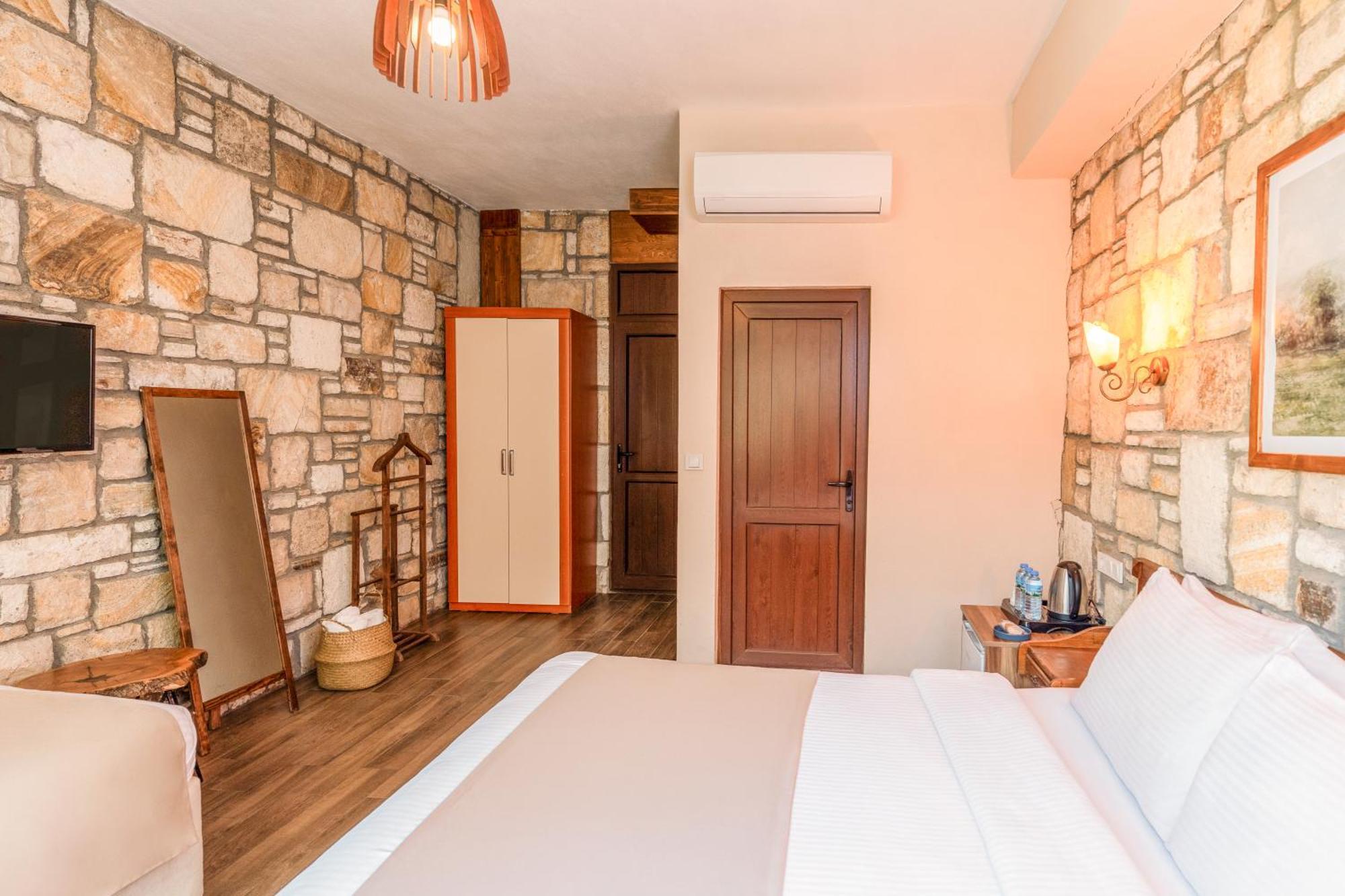 Kozbeyli Konagi Hotel Yenifoca Екстериор снимка